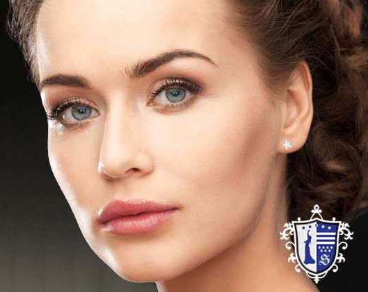 Frau-mit-Sternohrstecker Frau mit Stern-Ohrsteckern